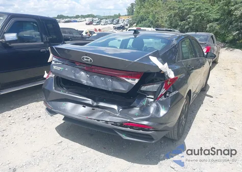 2021 Hyundai Elantra Sel z USA, uszkodzony, nr VIN 5NPLS4AG2MH026375